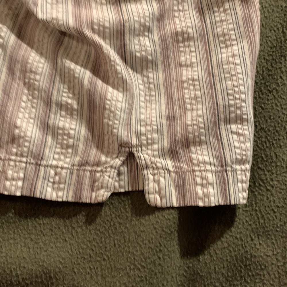 Columbia “River Resort” striped shorts. Inseam 12 inches. Size 8 - Picture 11 of 13